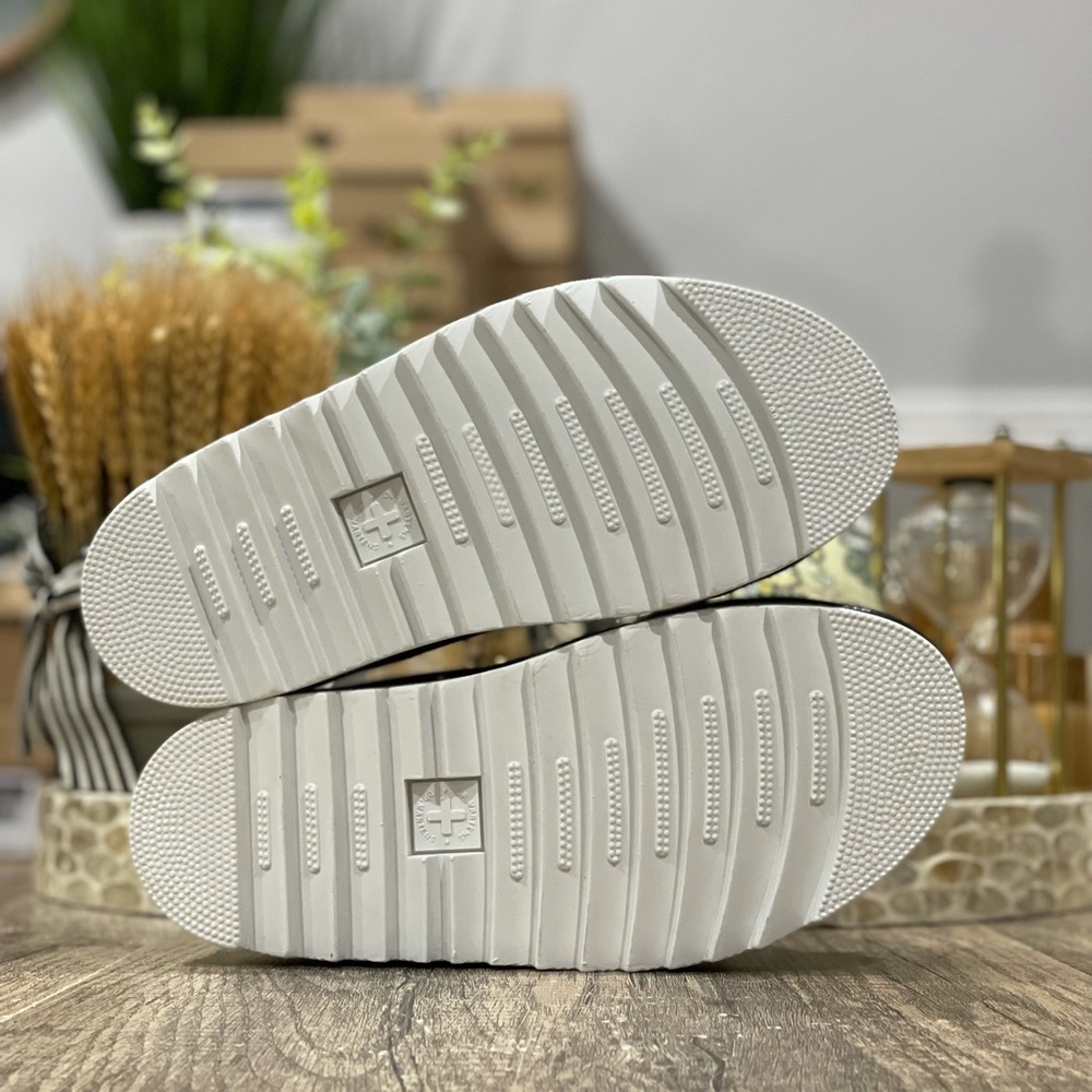 🆕 Dr. Martens Sandals Kimber White Black Hydro + Logo Webbing Flatform - Picture 10 of 13